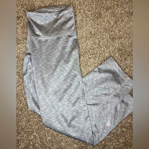 Champion silver/gray marbled cropped capri athletic leggings - Picture 2 of 9